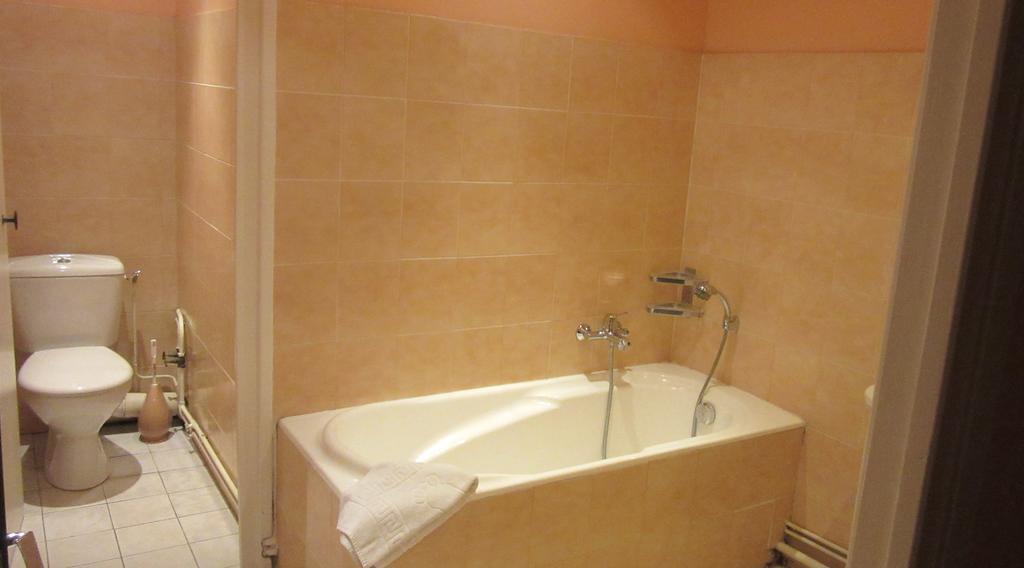 Hotel Le Sauvage Tournus Esterno foto